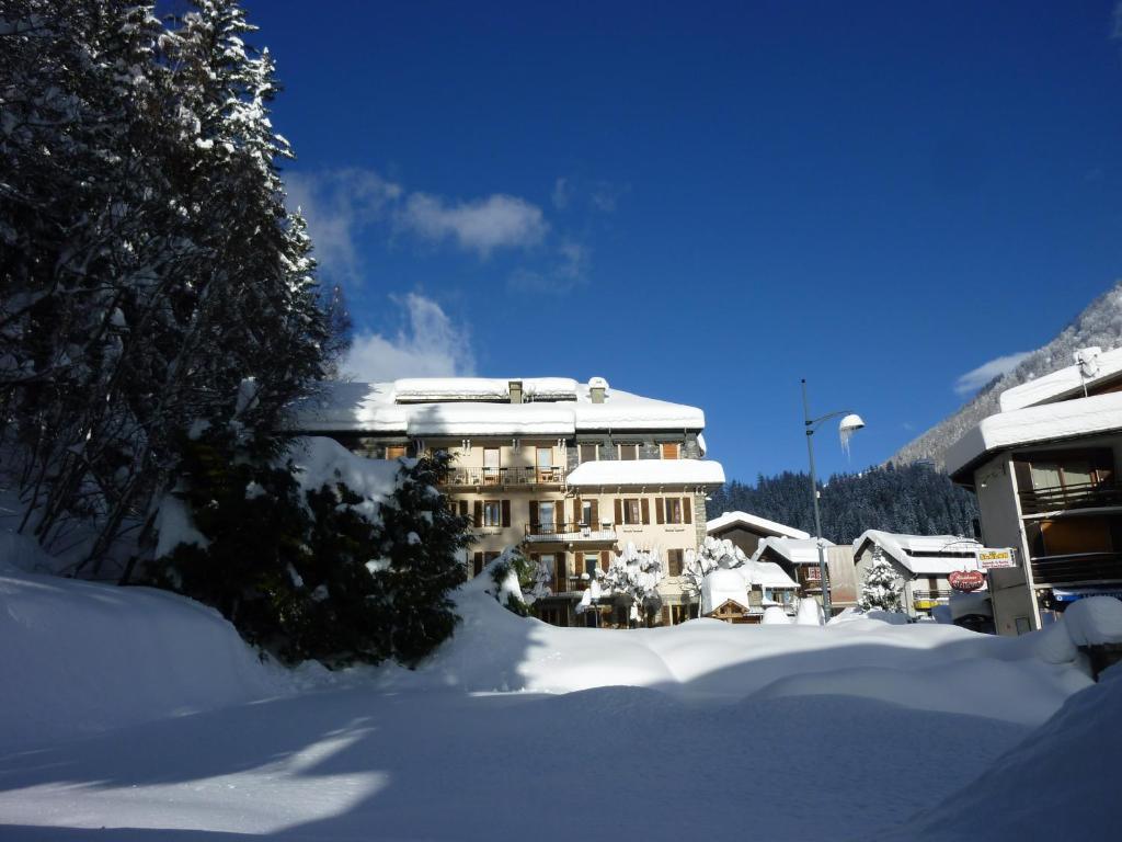 Hotel Restaurant La Couronne Chamonix Kültér fotó
